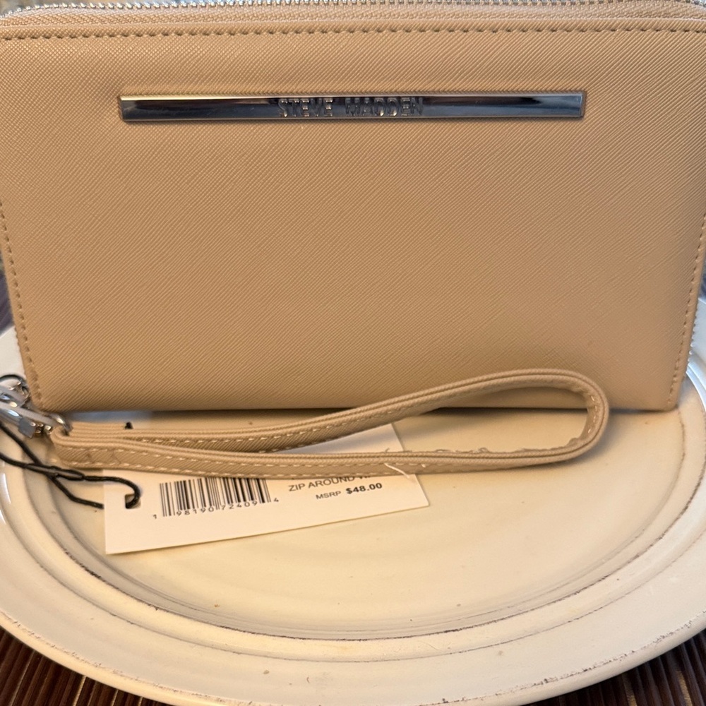 Steve Madden Beige Wristlet
